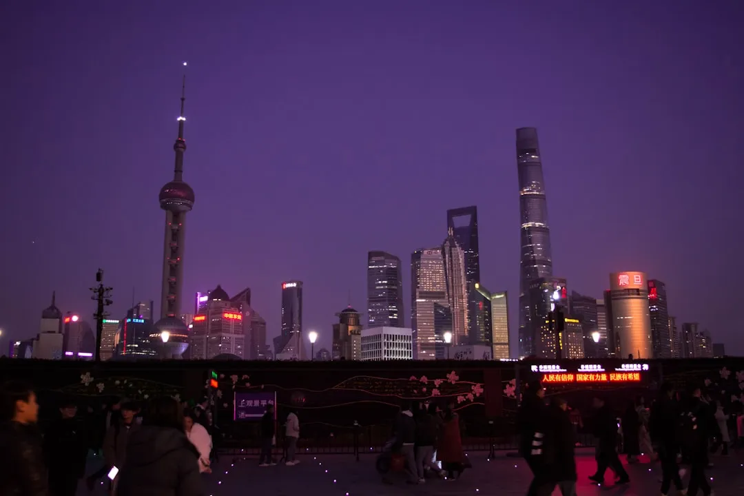 南昌泰辉荣科技：手机充电配件选型中的数据线与充电头匹配要点
